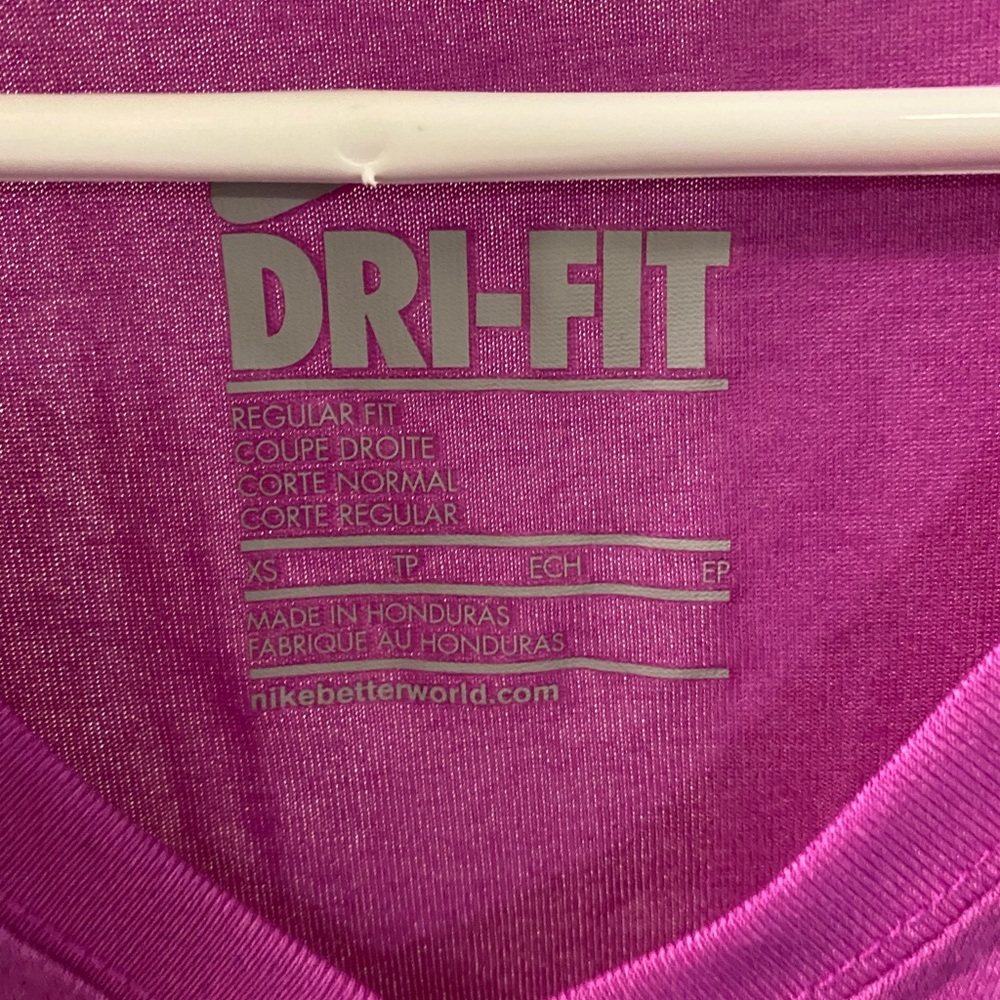 Women’s size s Nike dri fit tshirt - Picture 2 of 2